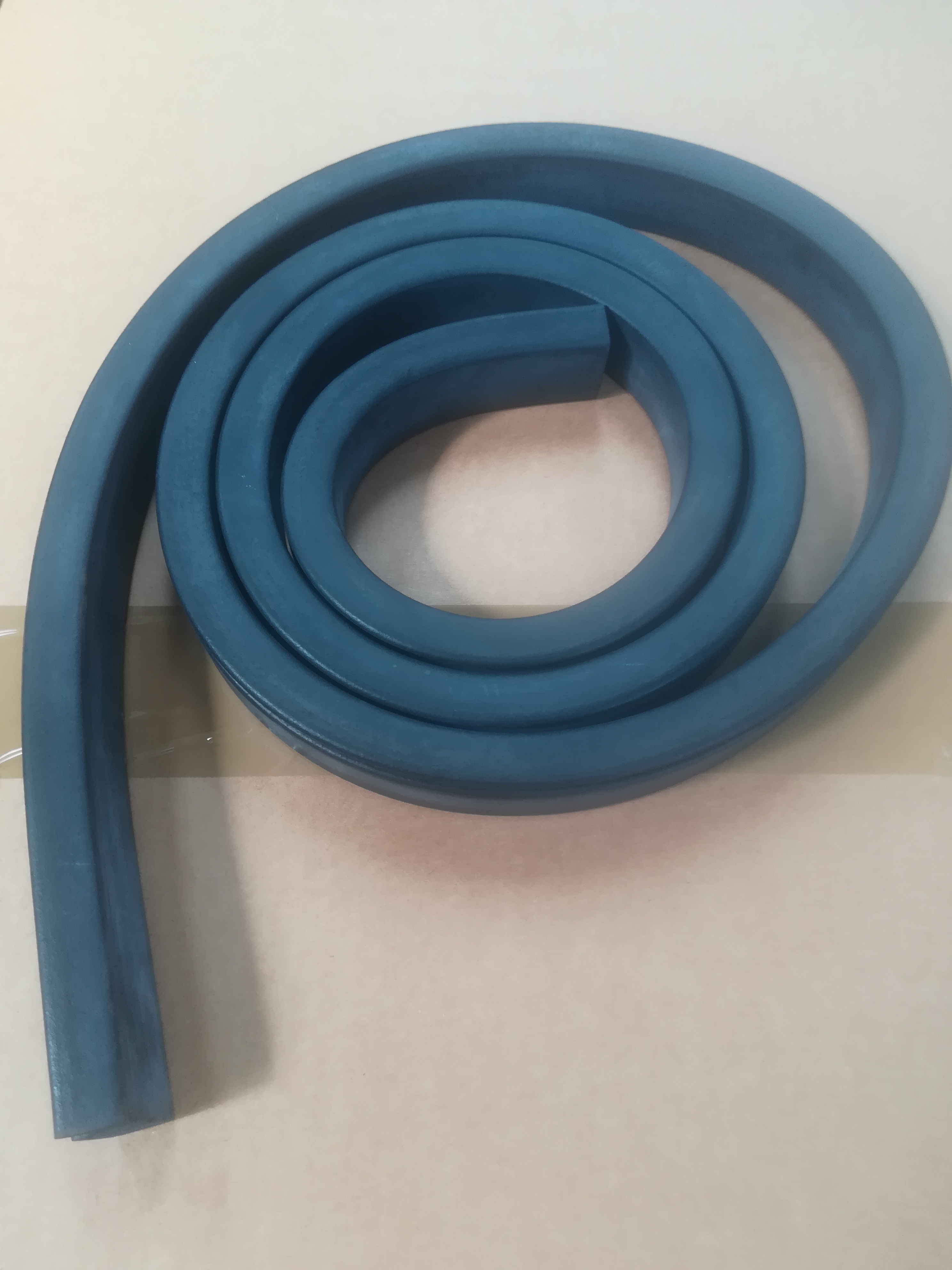 Product image: RANGE ROVER CLASSIC BONNET SEAL 