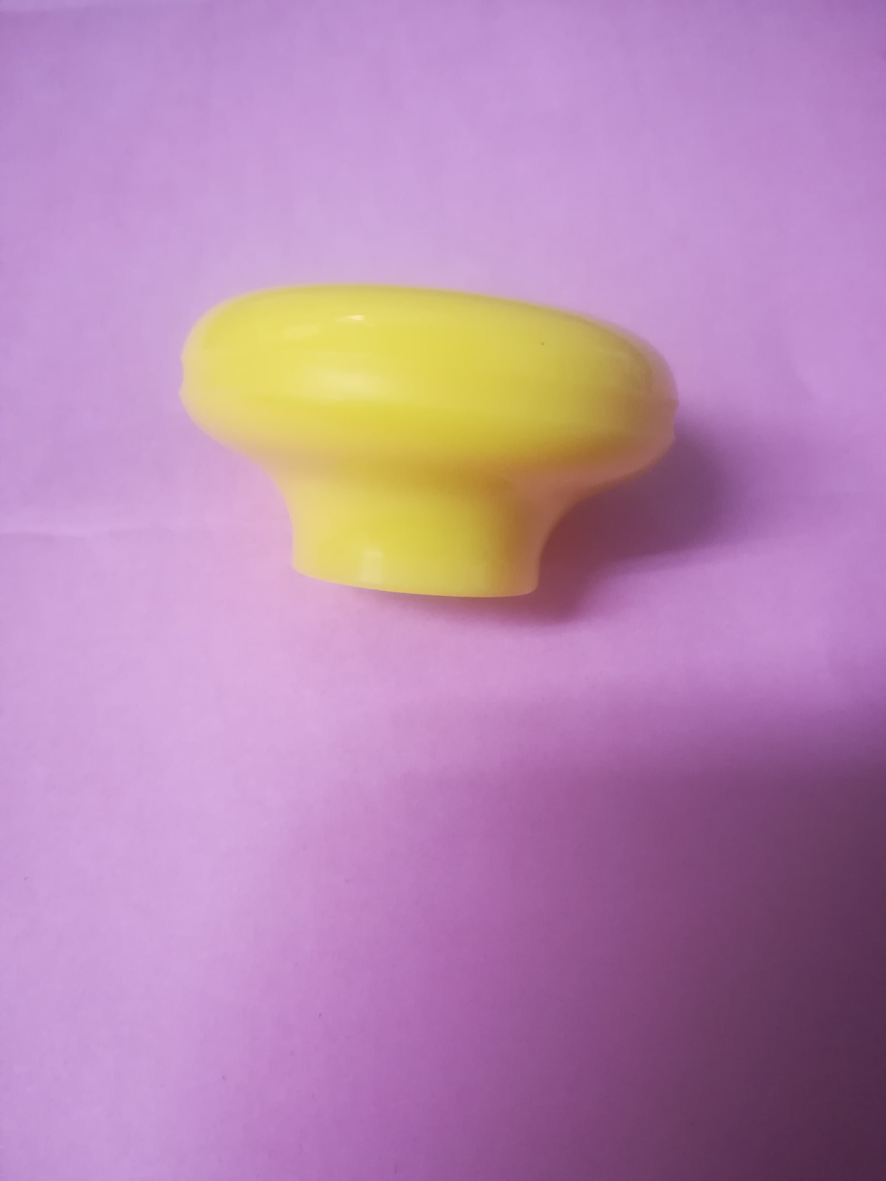 Product image: LAND ROVER SERIES 1 / 2 / 2A /3  YELLOW  4 WHEEL DRIVE GEAR KNOB 