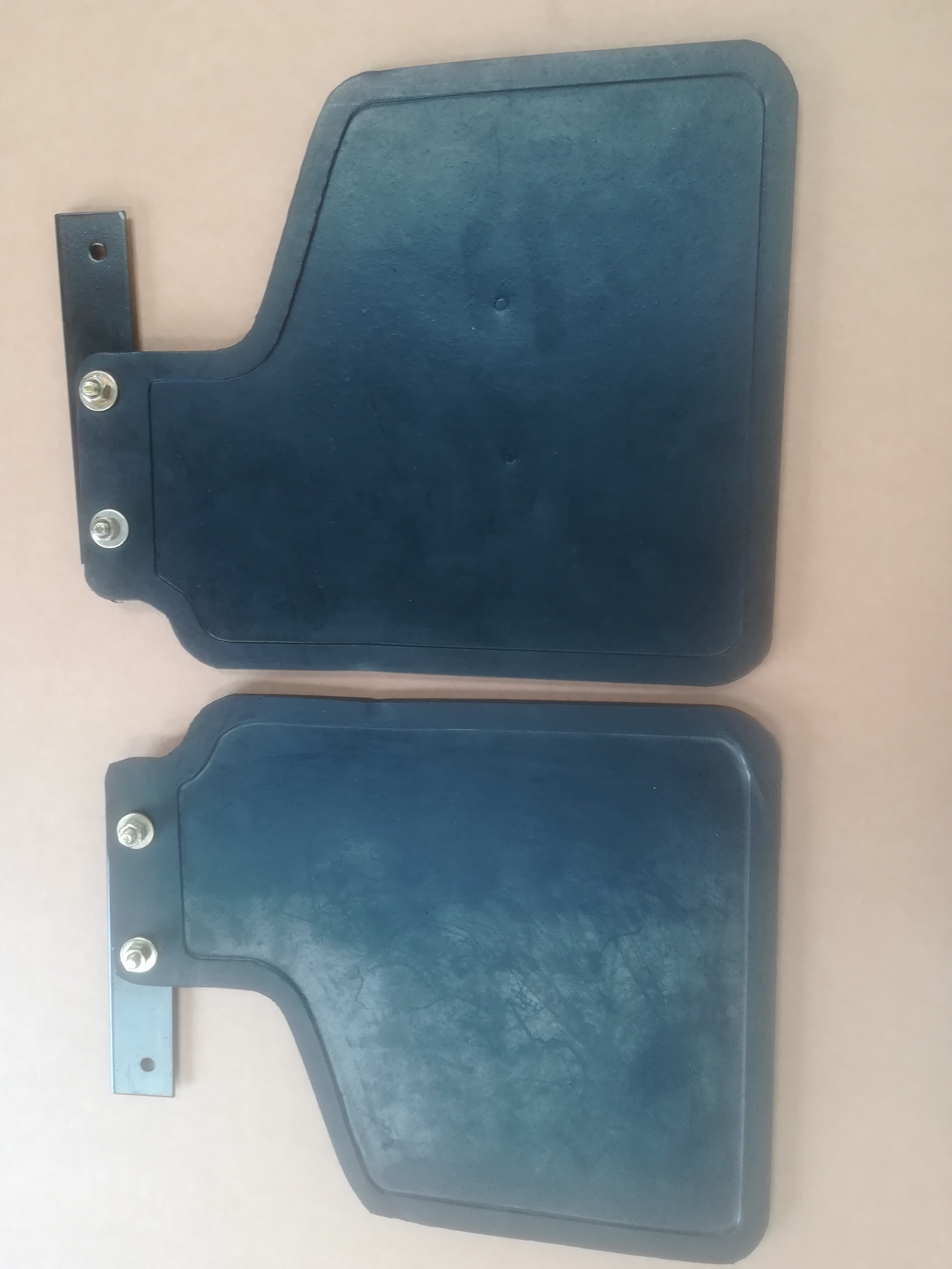 Product image: LAND ROVER DISCOVERY 1 FRONT MUDFLAP KIT 