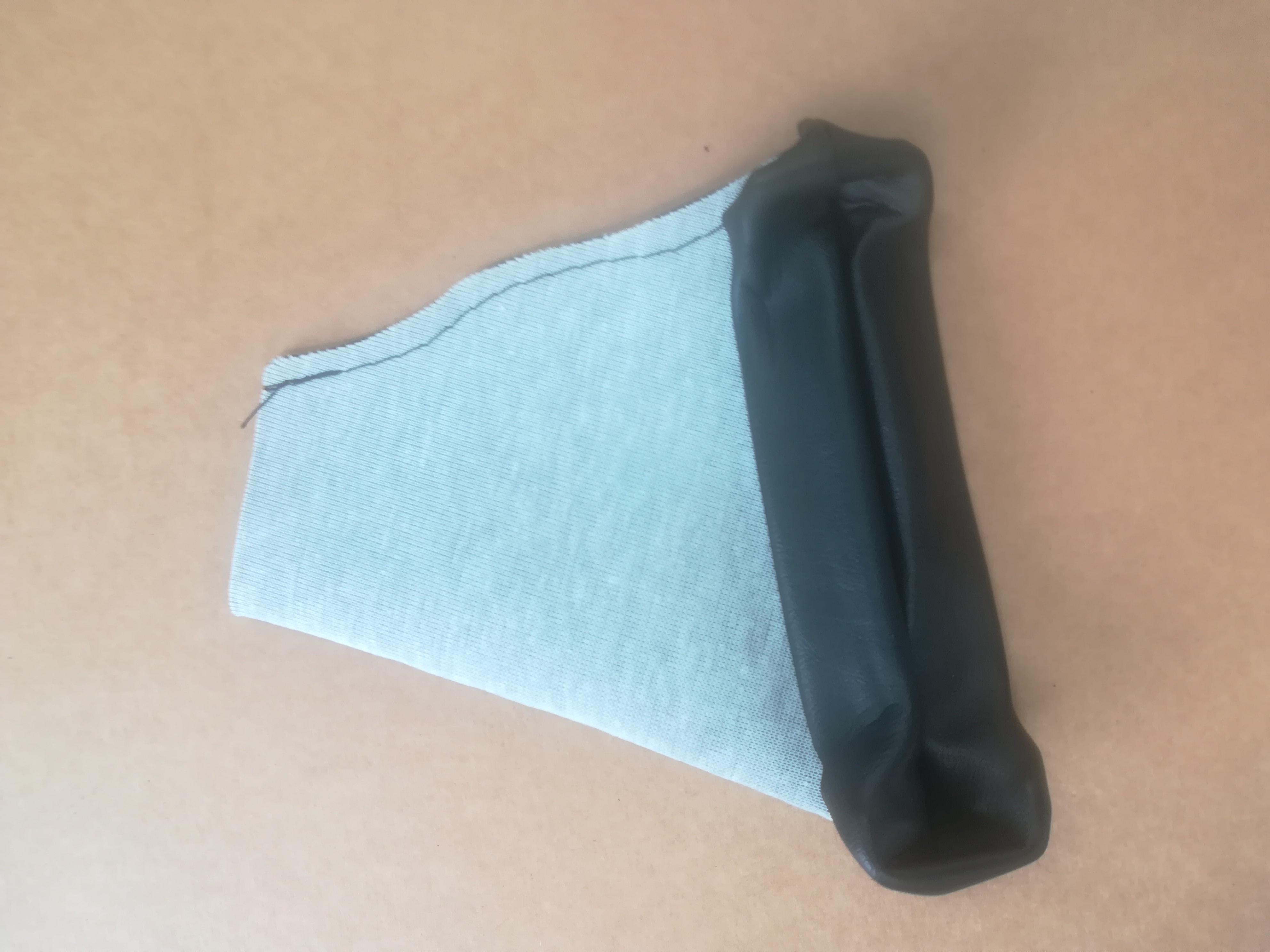 Product image: LAND ROVER DISCOVERY 2 HAND BRAKE LEVER GAITER BLACK