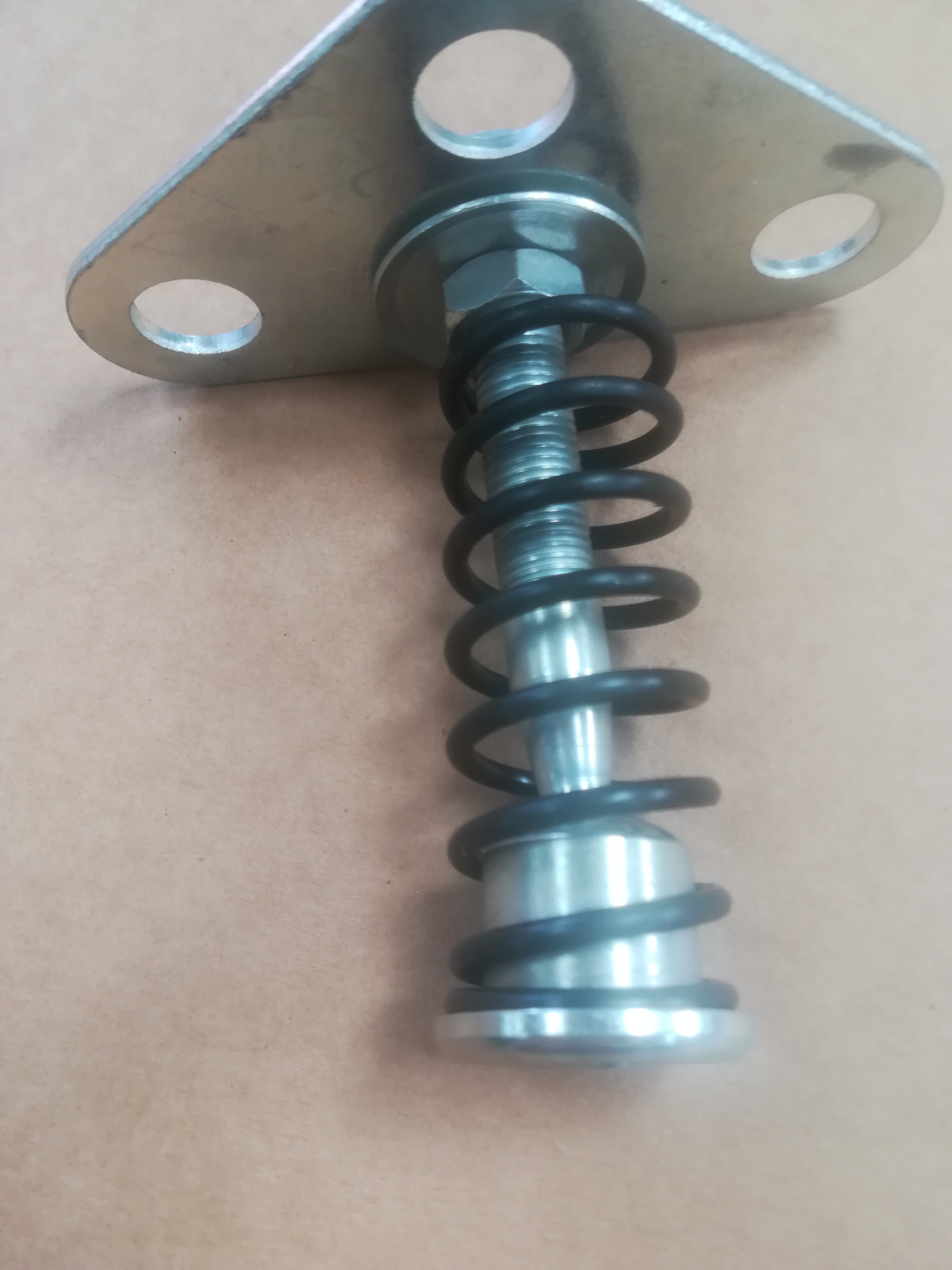 Product image: RANGE ROVER CLASSIC BONNET STRIKER PIN O . E . M